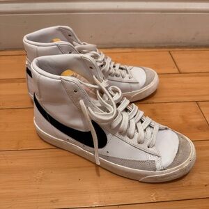 Nike Blazer Mid 77s
